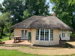 PET FRIENDLY,10 SLEEPER farm cottage 2KM FROM PIGGLY WIGGLY NOTTINGHAM RD KZN
